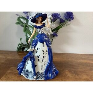 Hamilton Collection Rowena Blue Willow Lady Figurine Limited Edition Porcelain